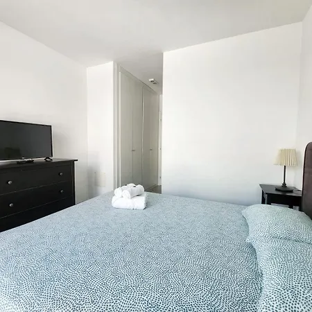 Chill Out Tesoro 아파트